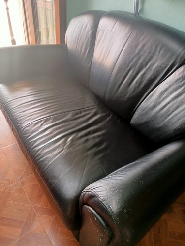 Divano posti pelle nera - posti,