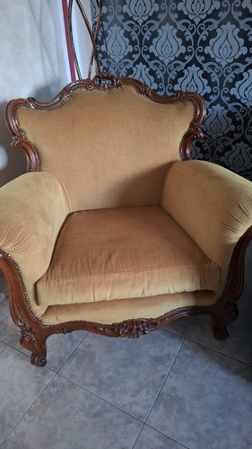 Poltrona classica imbottita - , 1