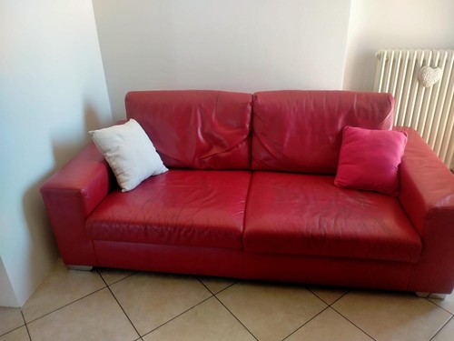 Divano rosso pelle usato - rosso,